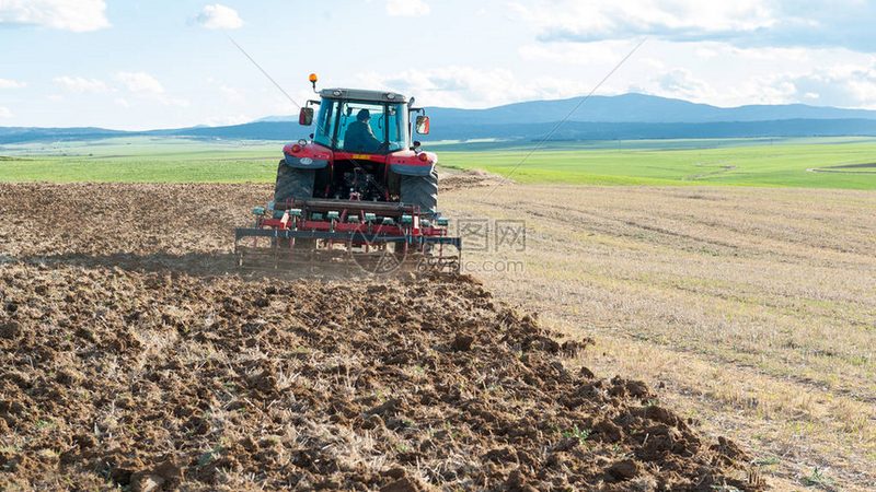 农机配件材质选择：材质、性能与适用场景解析**